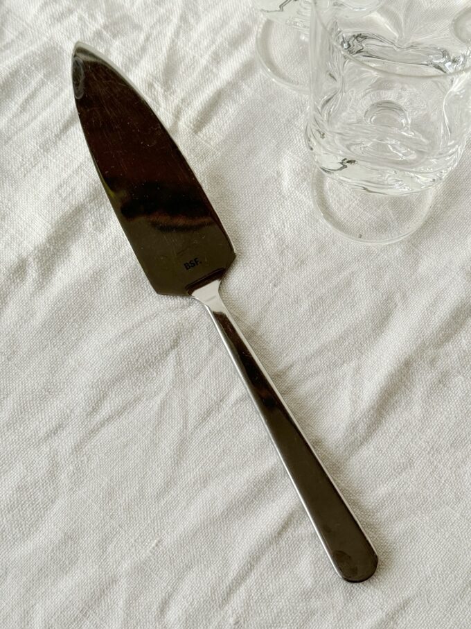 Stainless steel cake knife