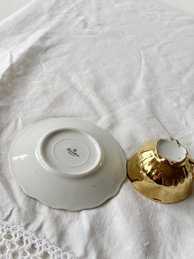 Vintage 1940s porcelain espresso coffee duo  / 1 cup + 1 plate